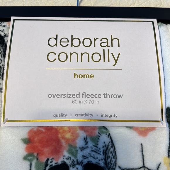 Deborah Connolly Oversized Fleece Throw. Skull Theme. 60x70in. Super soft! NWT! - Picture 2 of 3